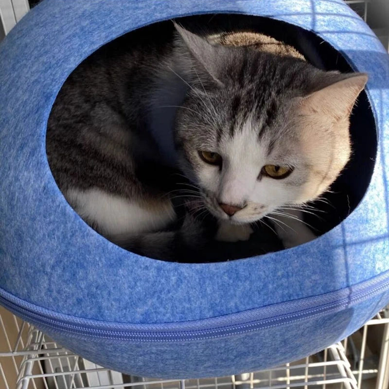 Katzenbett aus Naturfilz – gemütliche Katzenhöhle mit Kissen